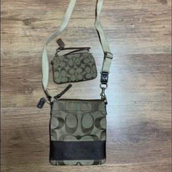 Coach Handbags - COACH Handbag and wristlist